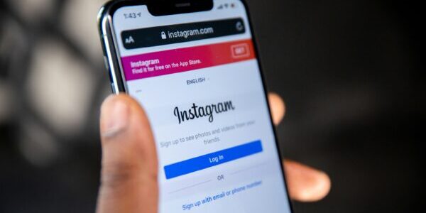 インスタのDMで写真が見れない理由と対処法【2024】三角・爆弾・矢印はなに