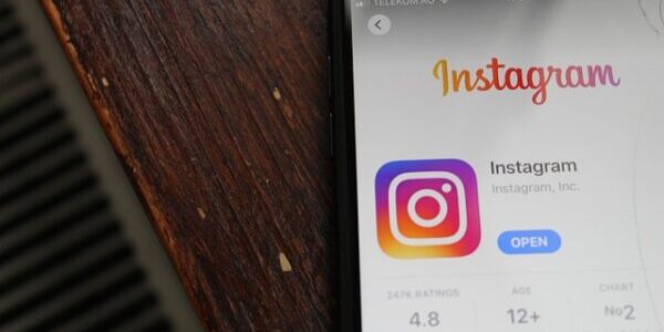 インスタの「デフォルト」は見られてる順？フォロー中の順番を好きな人にする方法は