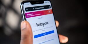 インスタで電話番号検索する方法【2024】相手にバレる？できない時の原因も紹介